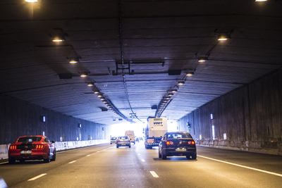 910687 Gezicht in de Leidsche Rijntunnel te Utrecht.